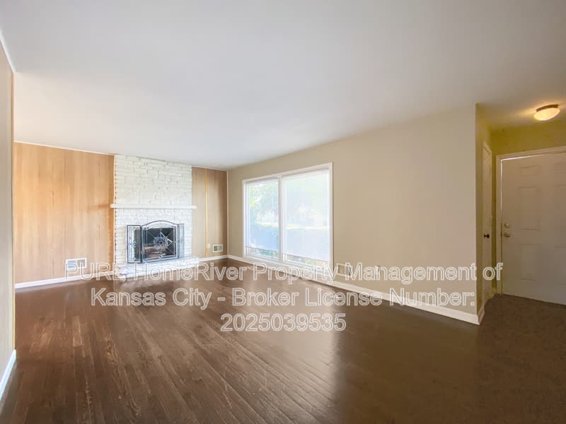 Kansas City House: 418 NE 55th St