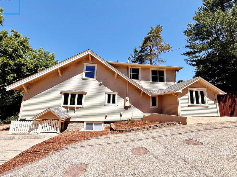Eugene House: 2693 Chula Vista Boulevard
