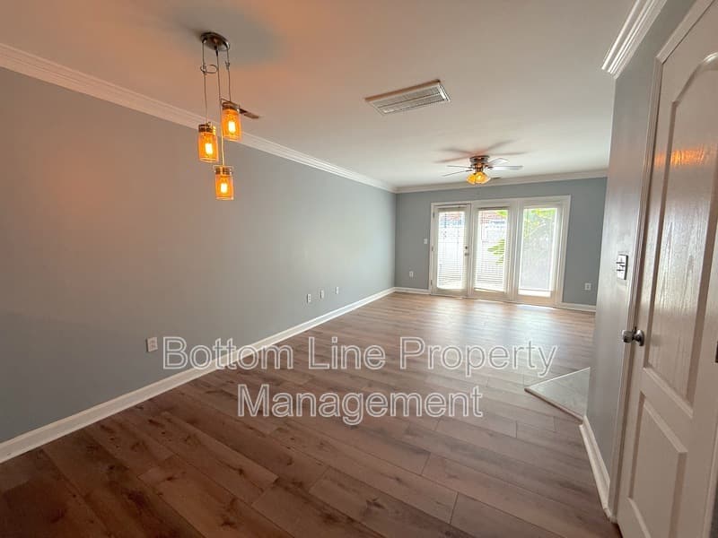 Charlotte Condo: 1218 Green Oaks Ln