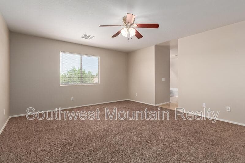 Maricopa House: 44856 W Paitilla Lane