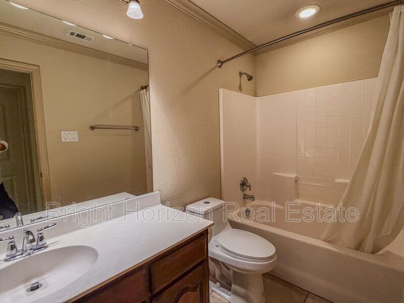 Fort Worth House: 5049 Britton Ridge Lane