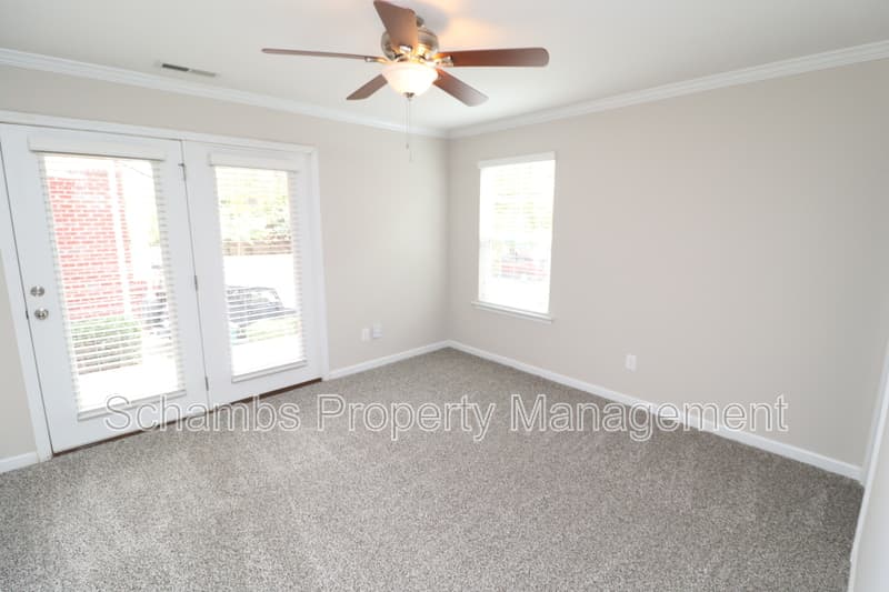 Cary House: 5045 Lalex Ln