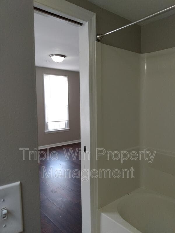 St. Louis House: 236 Wachtel Ave
