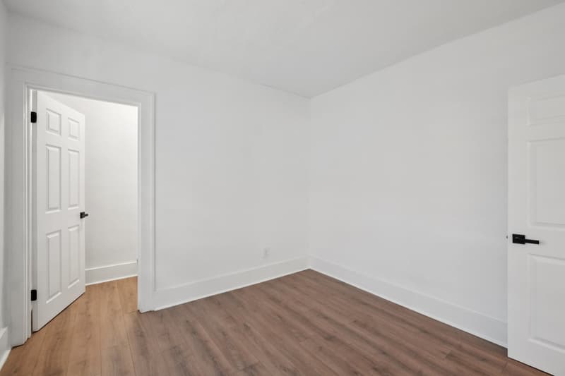 Royal Oak House: 214 West Twelve Mile Road