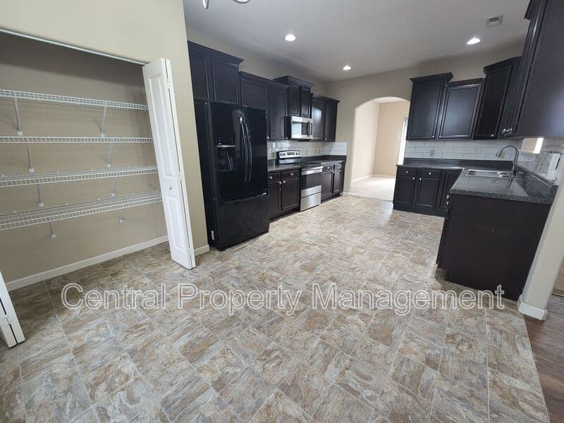Taylors House: 1 Redwolf Lane