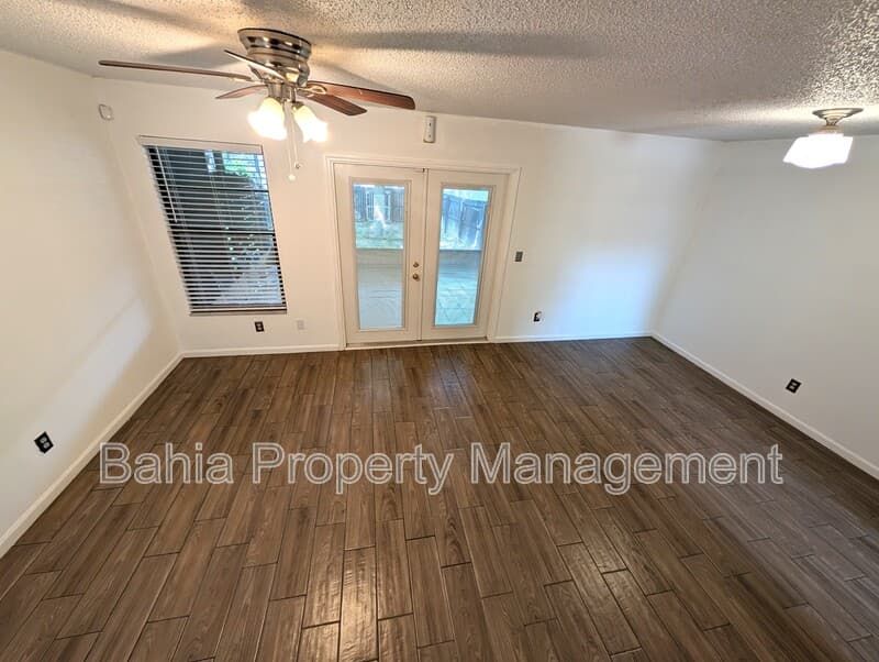 Tampa Townhome: 3441 Oak Trail Ct