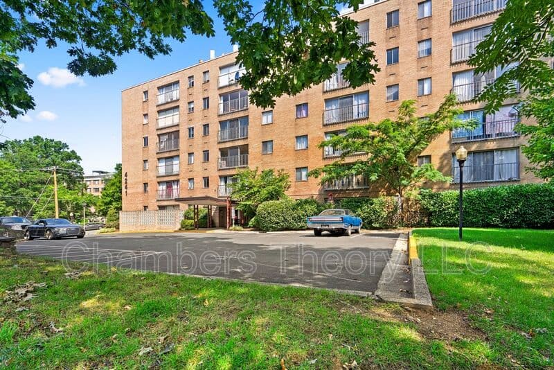 Arlington Condo: 4241 Columbia Pike