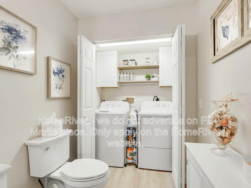 Sarasota Condo: 4422 Winston Ln S