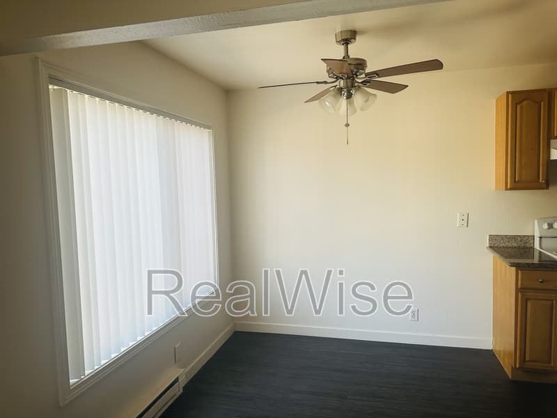 Portland House: 8415 N Fessenden St