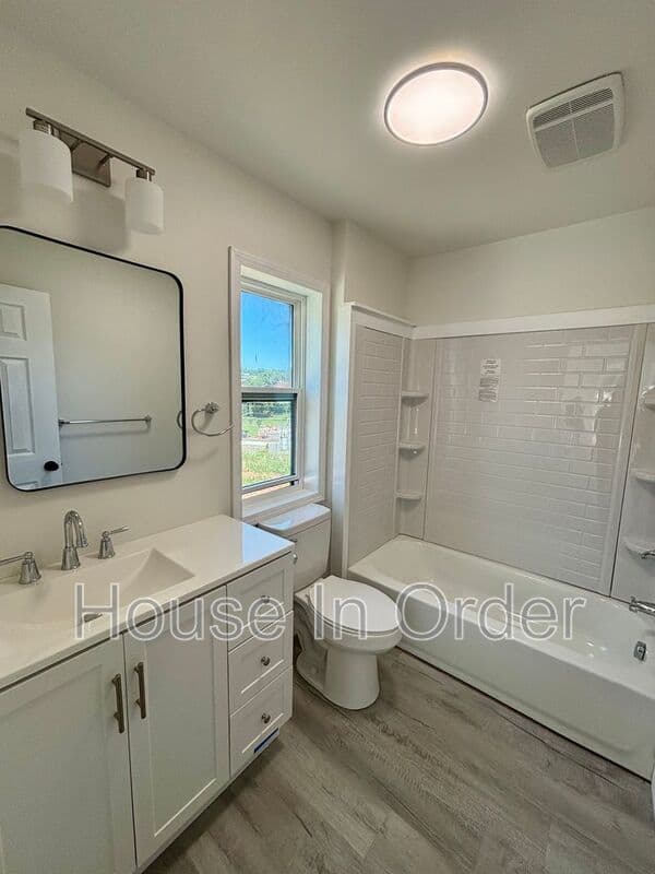 Rutherfordton House: 211 Cowan St