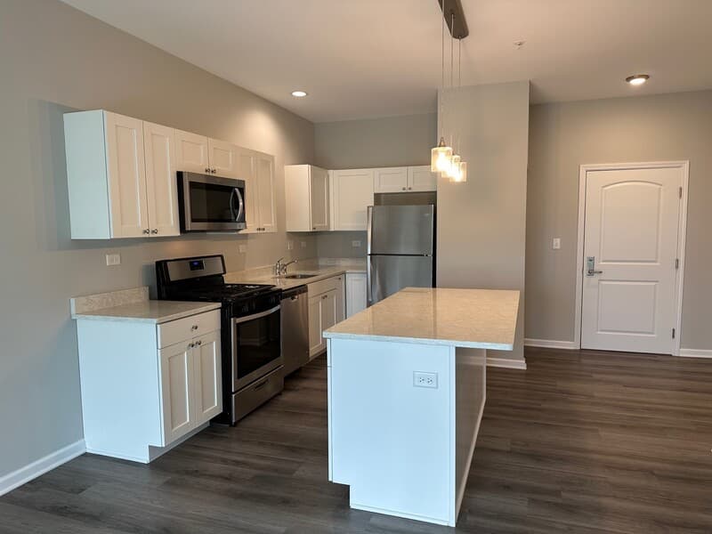 Woodstock Condo: 301 N Madison St