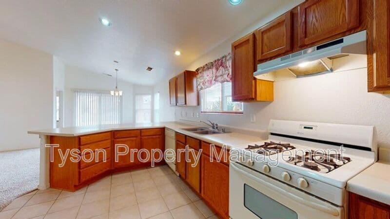 Rio Rancho House: 3422 Stony Meadows Cir NE