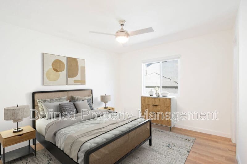Los Angeles Condo: 5847 Willoughby Avenue