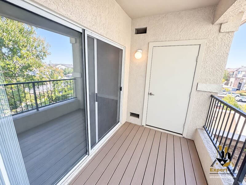Roseville Condo: 701 Gibson Drive