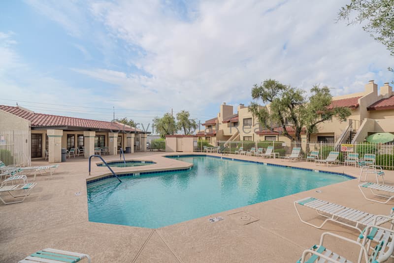 Phoenix Condo: 2020 W Union Hills Dr