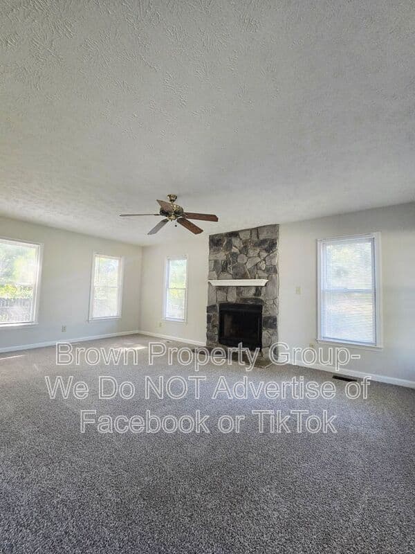 Raeford House: 202 Cobblestone Ct
