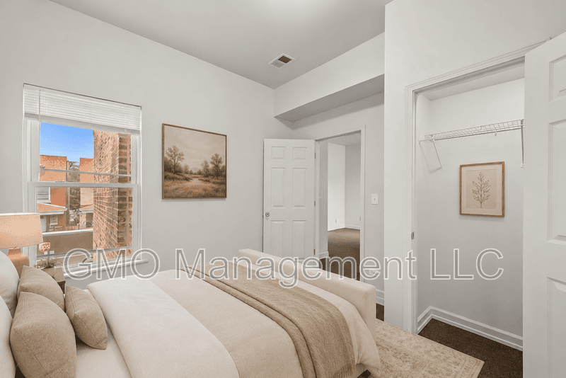Chicago Condo: 4341 W Gladys St