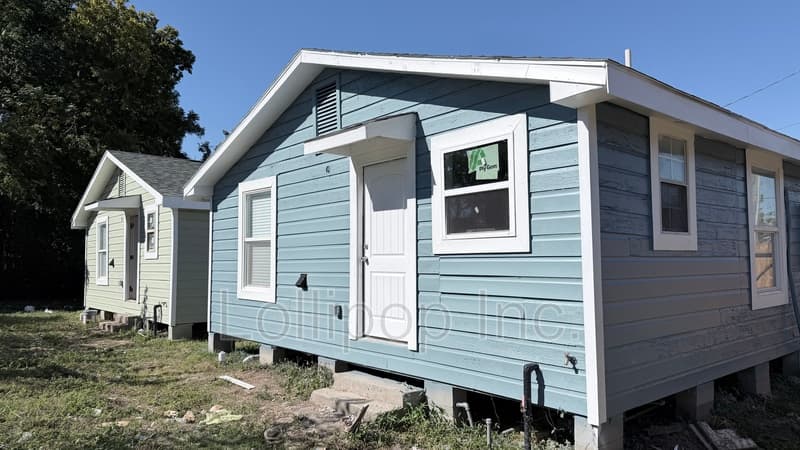 Houston House: 2615 Sam Wilson St