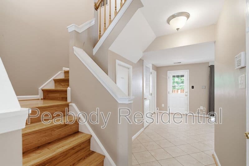 Sterling House: 46670 Cavendish Sq