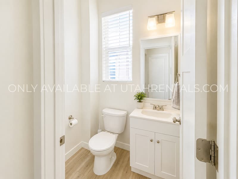Saratoga Springs House: 267 W Willow Creek Dr
