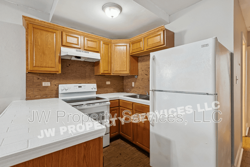 New Orleans House: 320 N Olympia