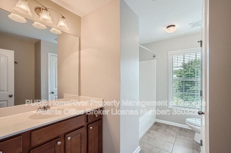 Suwanee House: 1610 Burgess Trl