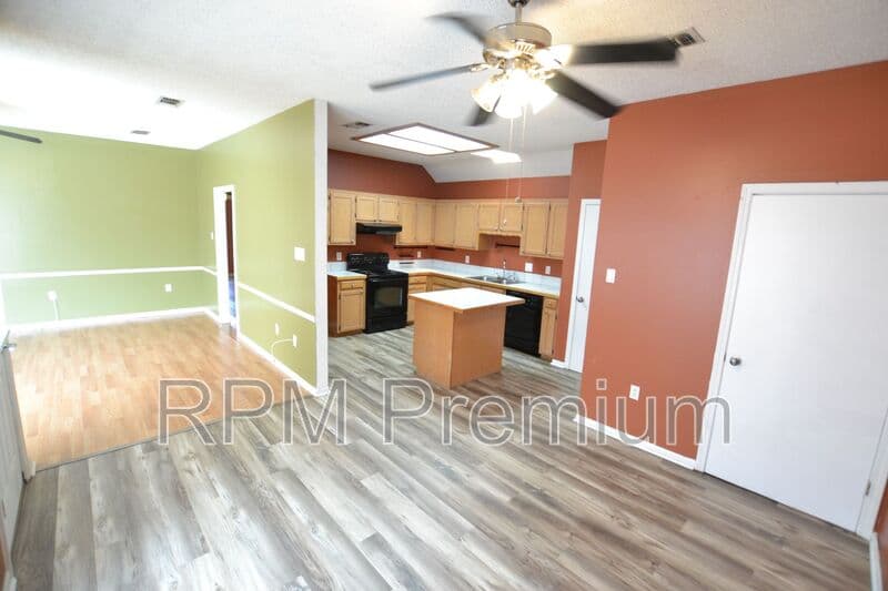 Baton Rouge House: 2136 S Flannery Rd.