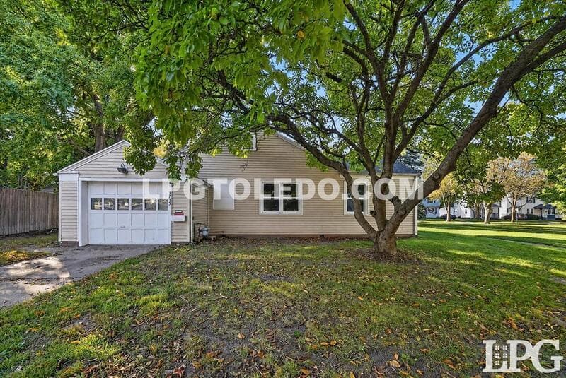 Toledo Condo: 3735 Shellbourne Rd.