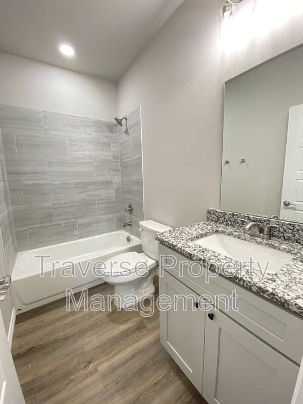 Fort Worth House: 1309 Arizona Ave