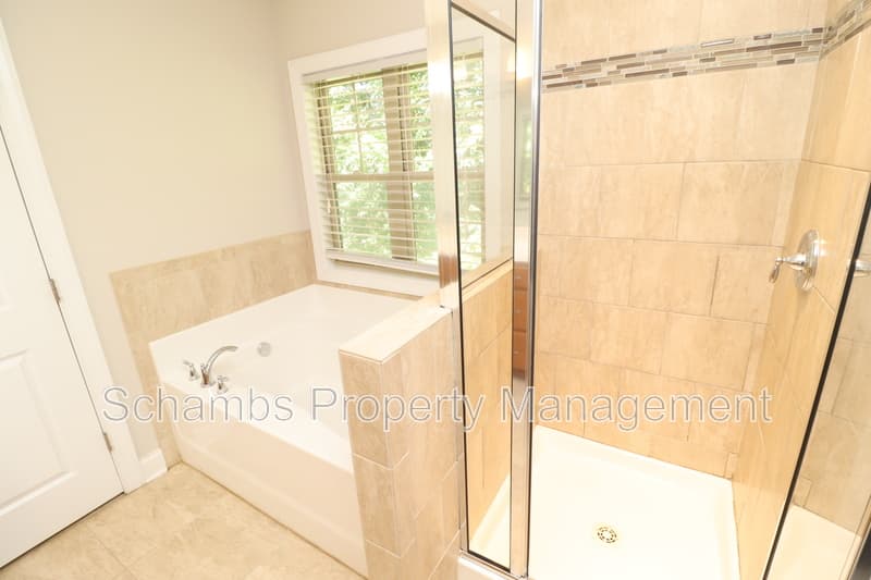Raleigh House: 4404 Nicolas Pl