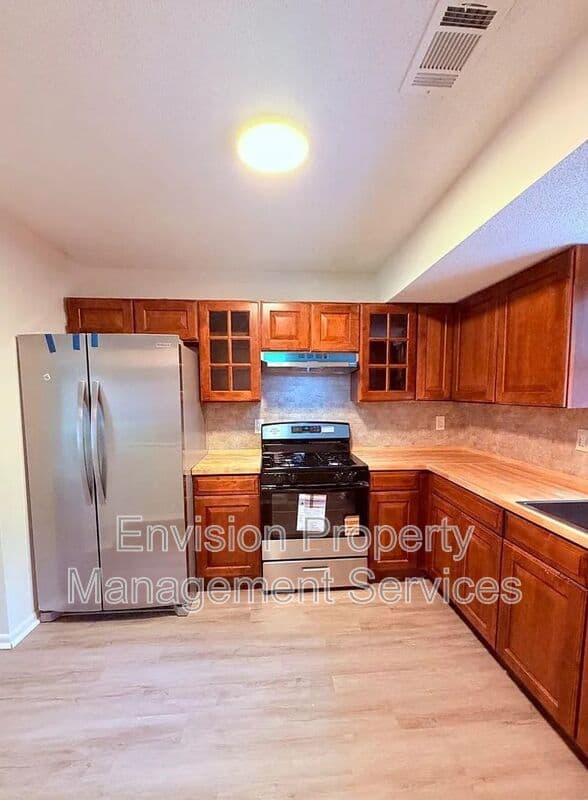 Jonesboro House: 702 Redland Drive