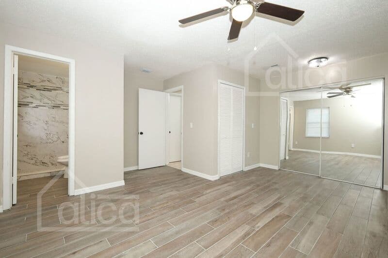 Orlando House: 3810 Cedarwaxwing Ave