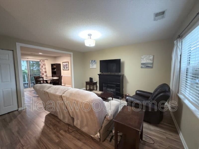 West Columbia House: 264 Orchard Hill Drive