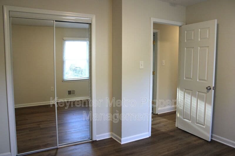 Clinton House: 5245 West Boniwood Turn