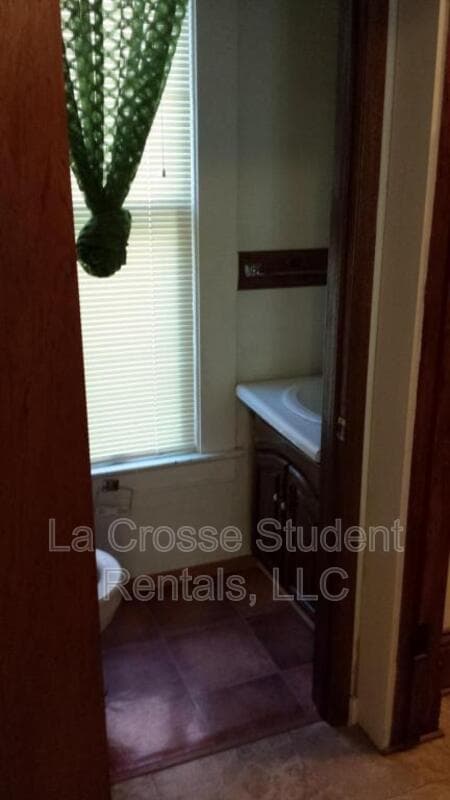 La Crosse Condo: 904 Vine Street