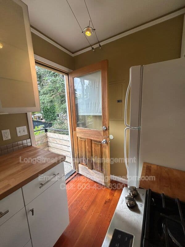 Portland House: 4819 NE 50th Pl