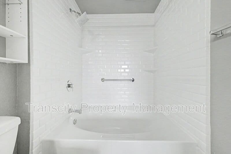Phoenix House: 5401 E Van Buren St