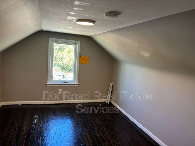 Hamilton House: 1255 Hooven Avenue