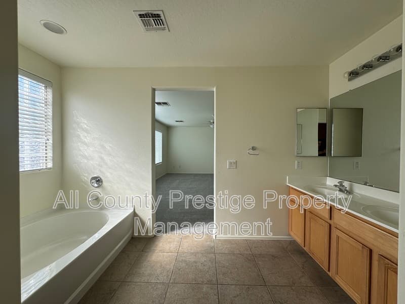 Laveen House: 6859 W Darrel Road