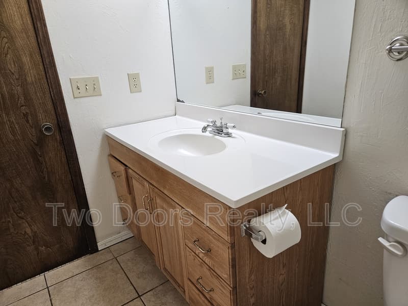 Oklahoma City House: 945 SW 98th St.