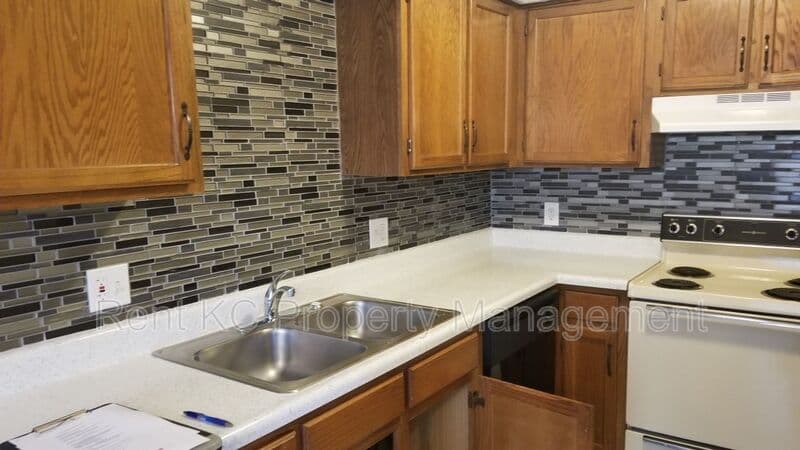 Smithville Condo: 211 W. Main Street