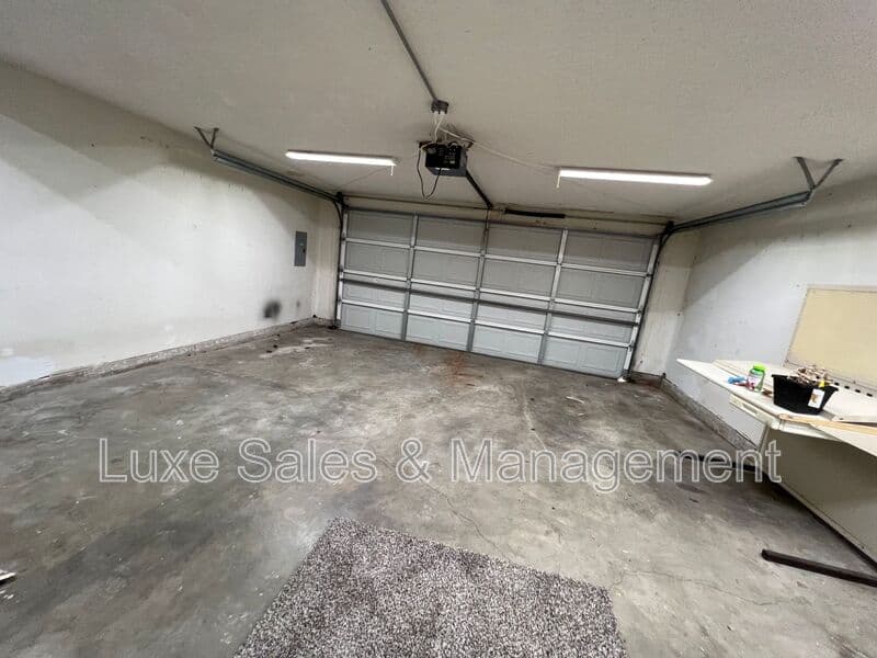 Moore House: 2137 Goodrich Drive