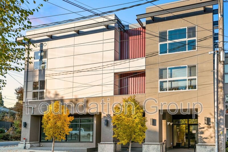 Seattle House: 2400 E Boston St