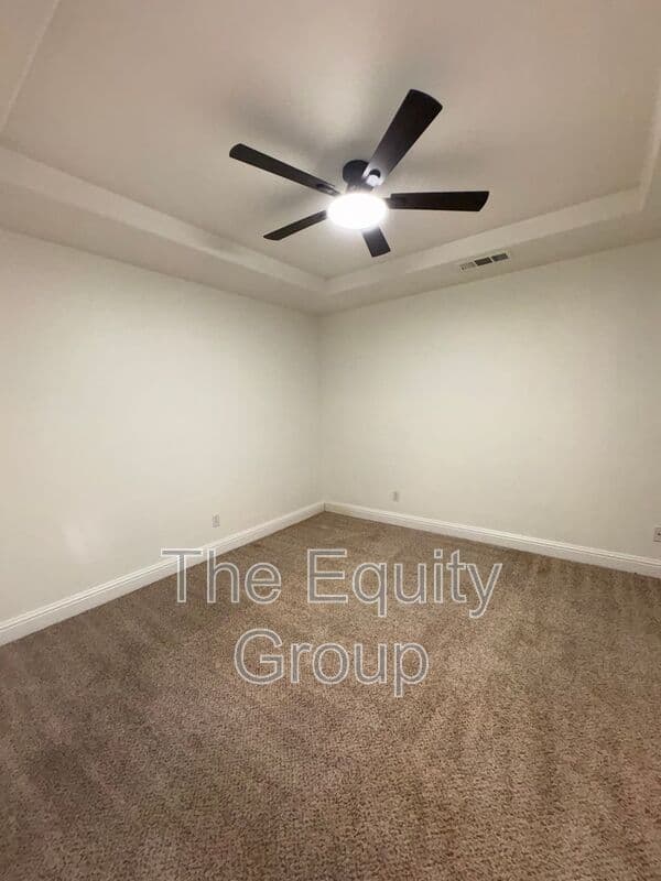 Clovis House: 3227 Jasmine Ave