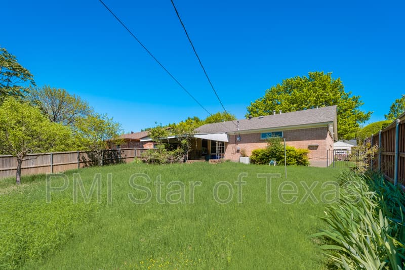 Dallas House: 11643 Rogue Way