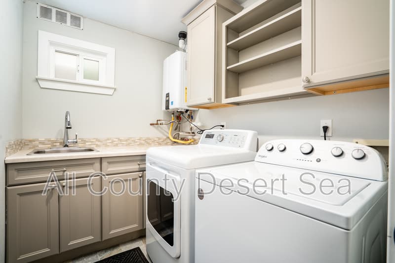 Huntington Beach House: 621 8th St