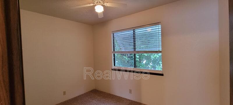 Grants Pass Condo: 832 NE D St