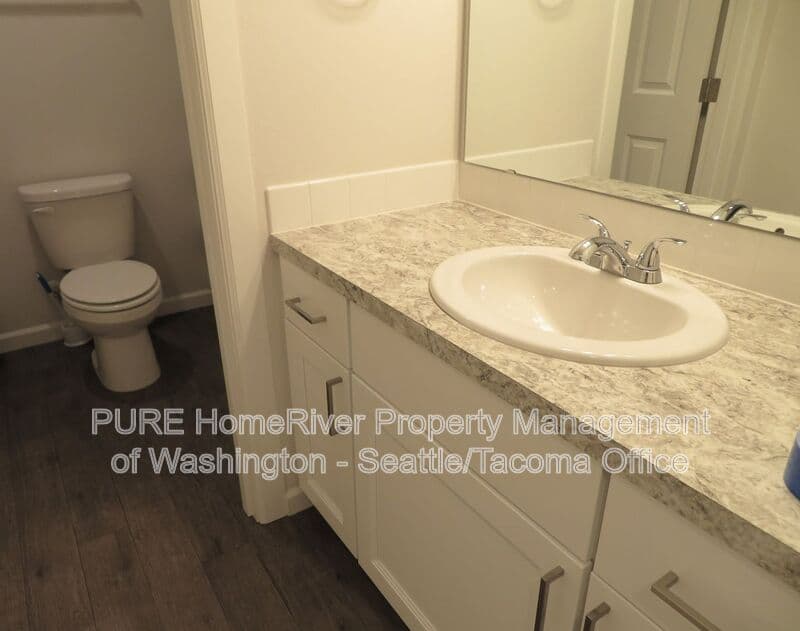 Lacey House: 5445 50th Loop SE