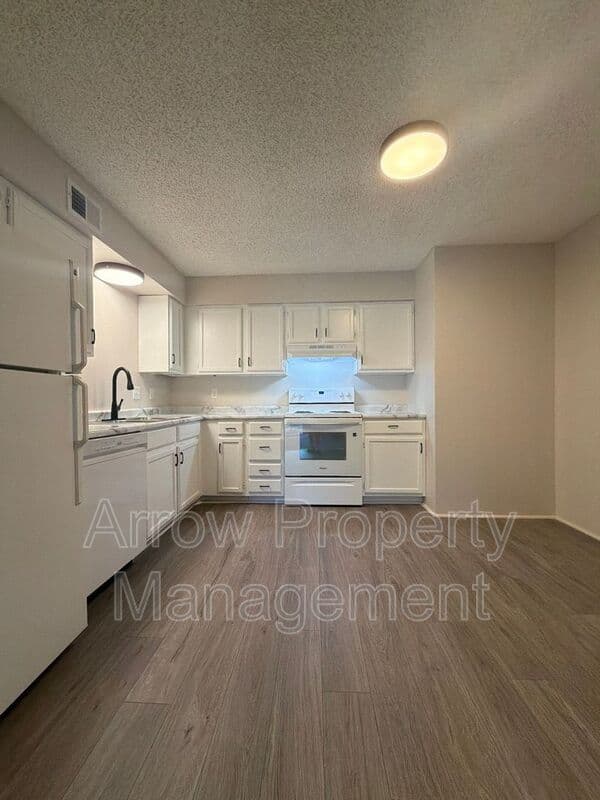 Seward Condo: 320 Lincoln Street