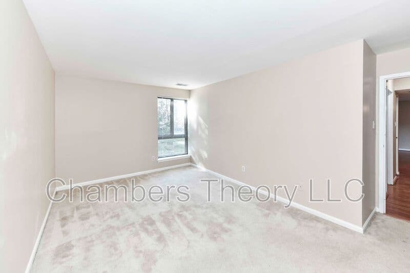 Reston Condo: 11244 Chestnut Grove Sq.